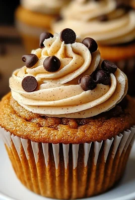 Delicious Pumpkin Cupcakes Recipe with Creamy Frosting and Toppings