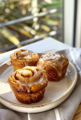 Pumpkin Cinnamon Roll Muffins: A Cozy Fall Breakfast Delight