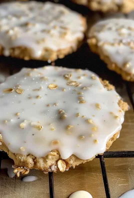 Iced oatmeal cookies - Crumbl copycat
